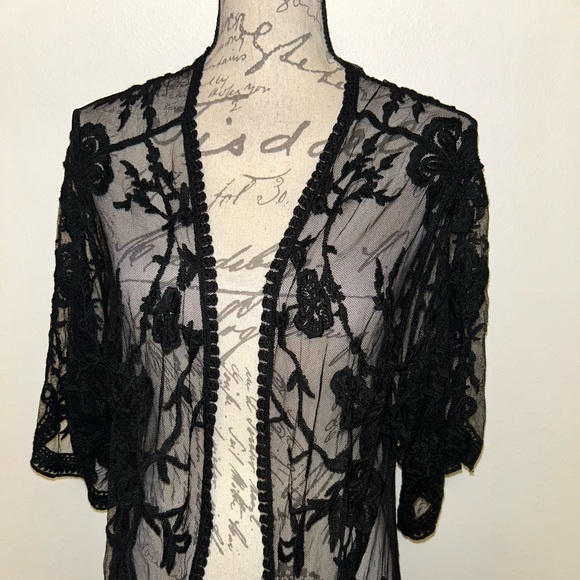 ▪️SO Black Lace Coverup Top▪️ - Picture 3 of 9